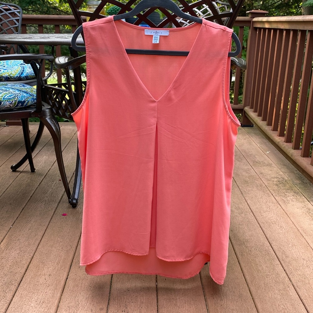 Flattering women’s tank/blouse